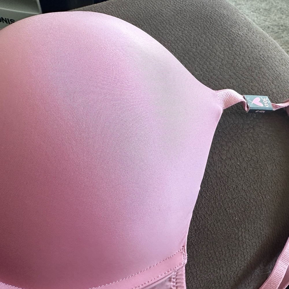 Victoria secret new pink bra 36 D